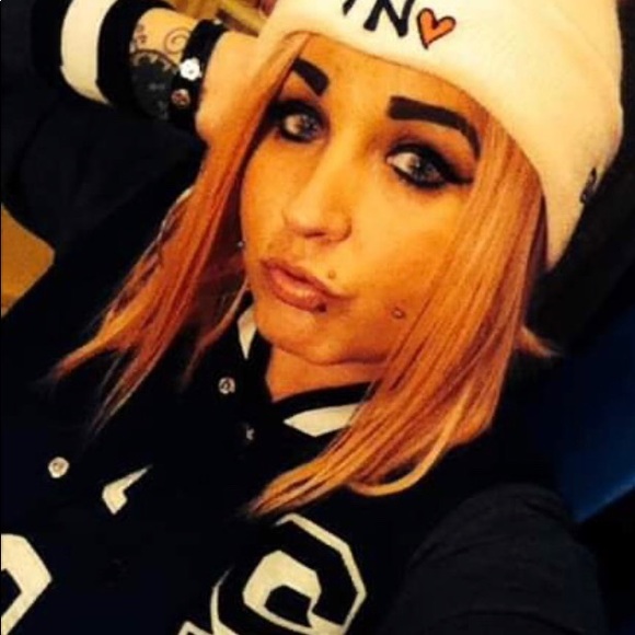 👑🐝🤘🏻 - Picture 5 of 10